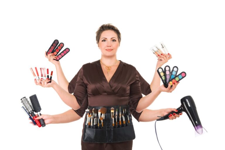 Ova slika prikazuјe ženu sa šest ruku