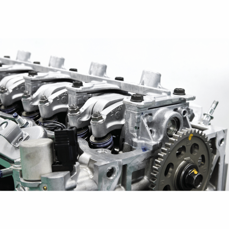 Ova slika prikazuje automobilski motor i pokazuje kako se ASONIC ultrazvučna tehnologija čišćenja široko koristi u automobilskoj i motociklističkoj industriji. Ultrazvučni čistači uklanjaju ulje